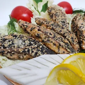 Красная рыба в кунжуте